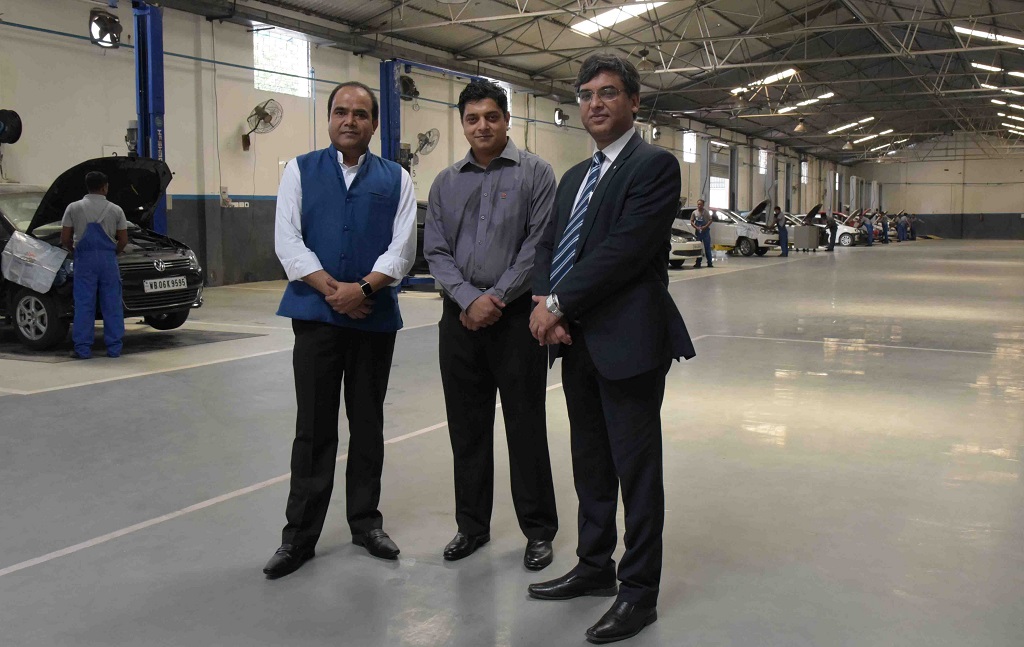 Priyesh Kumar, Head – Dealer Development, Mr. Charchit Mishra, Dealer Principal – Volkswagen Kolkata, Mr. Ashish Gupta, Head – After Sales