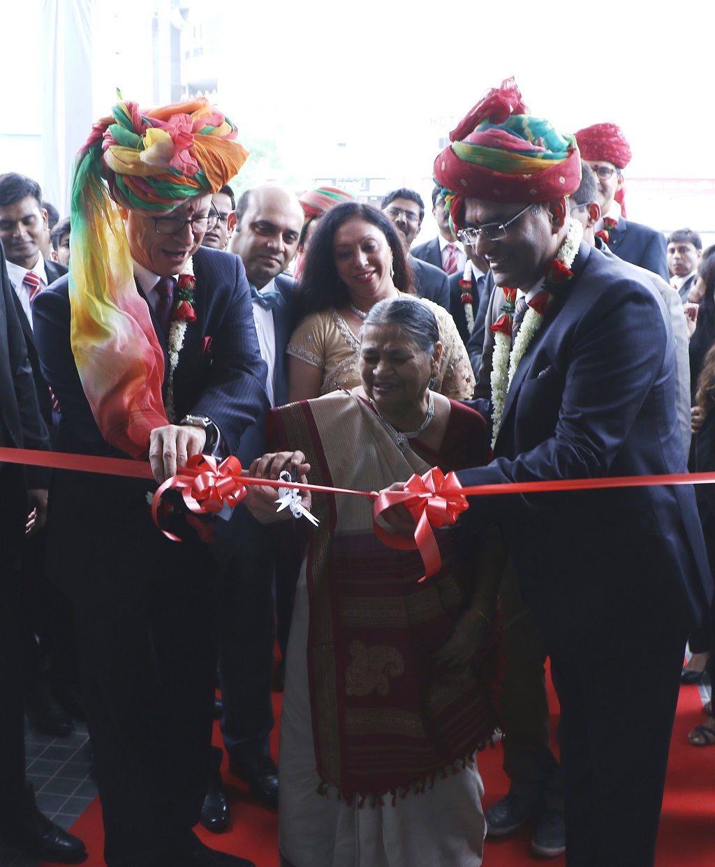 Mr. Roland Folger, Managing Director & CEO, Mercedes-Benz India and Mr. KM Thakkar, Executive Director, Emerald Motors inaugarating the largest 3S luxury car dealership at Ahmedabad