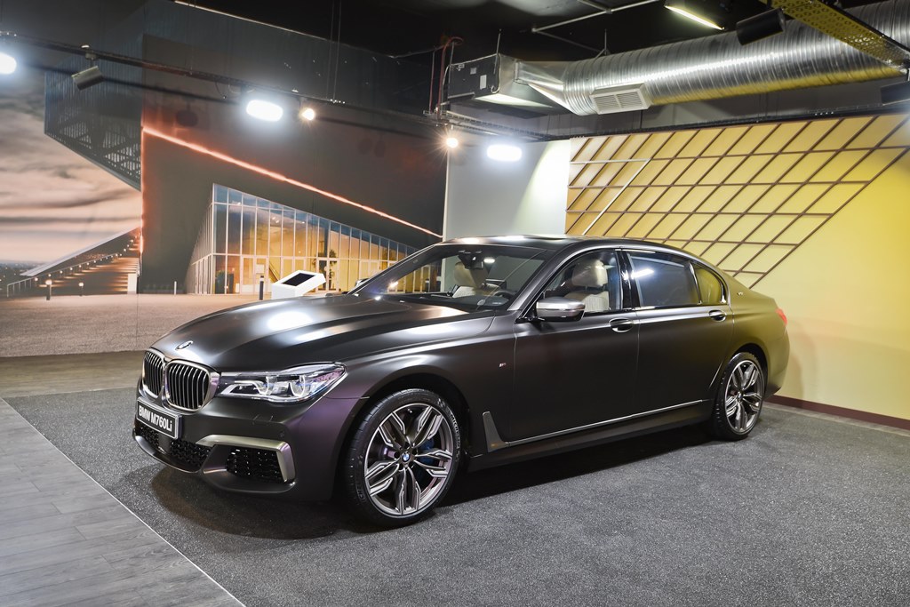 bmw-south-africa-presents-the-new-bmw-m760li-xdrive-to-a-specialist-audience-and-med
