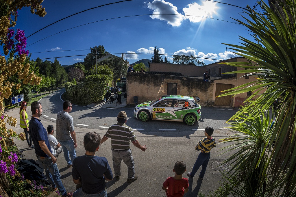 celebrations-at-the-rally-spain-skoda-motorsport-repeats-2015-one-two-victory-1