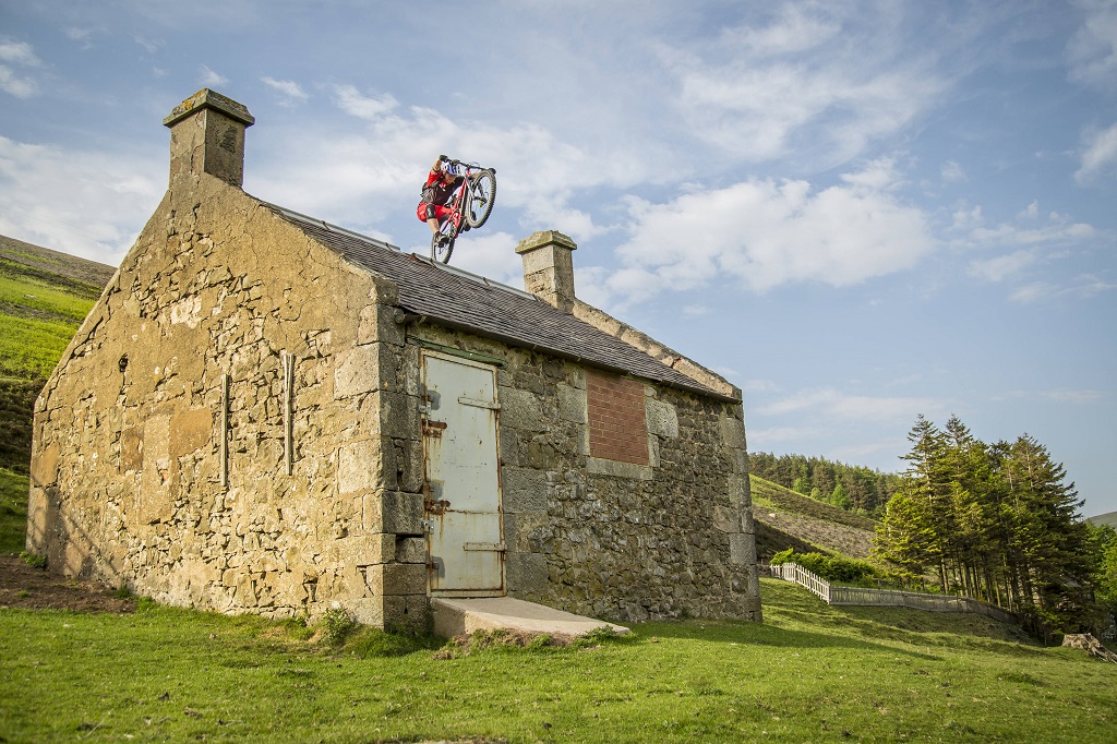 red-bull-danny-macaskill-wee-day-out-1