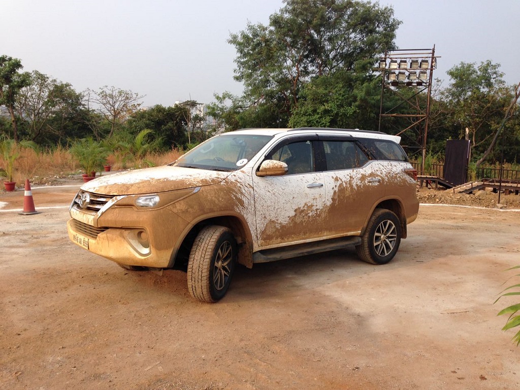 all-new-fortuner-experiential-drive-camp-in-mumbai-1