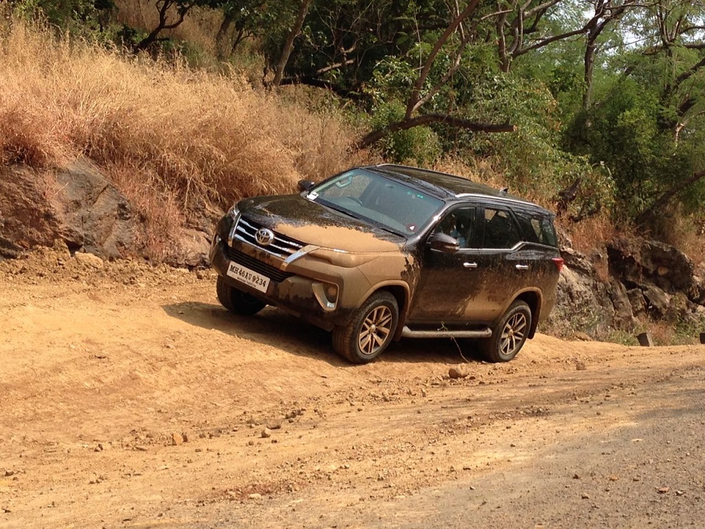 all-new-fortuner-experiential-drive-camp-in-mumbai-3