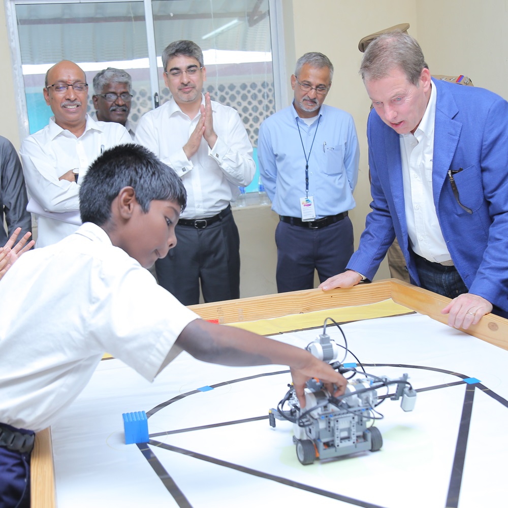 bill-ford-executive-chairman-ford-motor-company-interacts-students-at-the-robotics-lab-of-lady-nye-seva-samajam-school