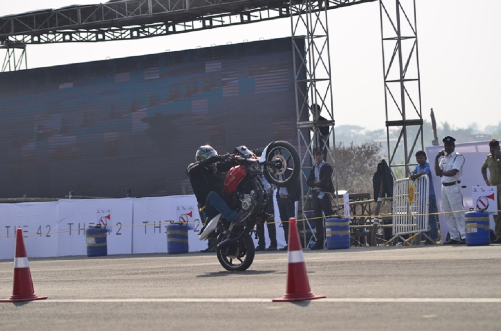 india-speed-week-day-1-action-at-the-fastest-wheelie-1