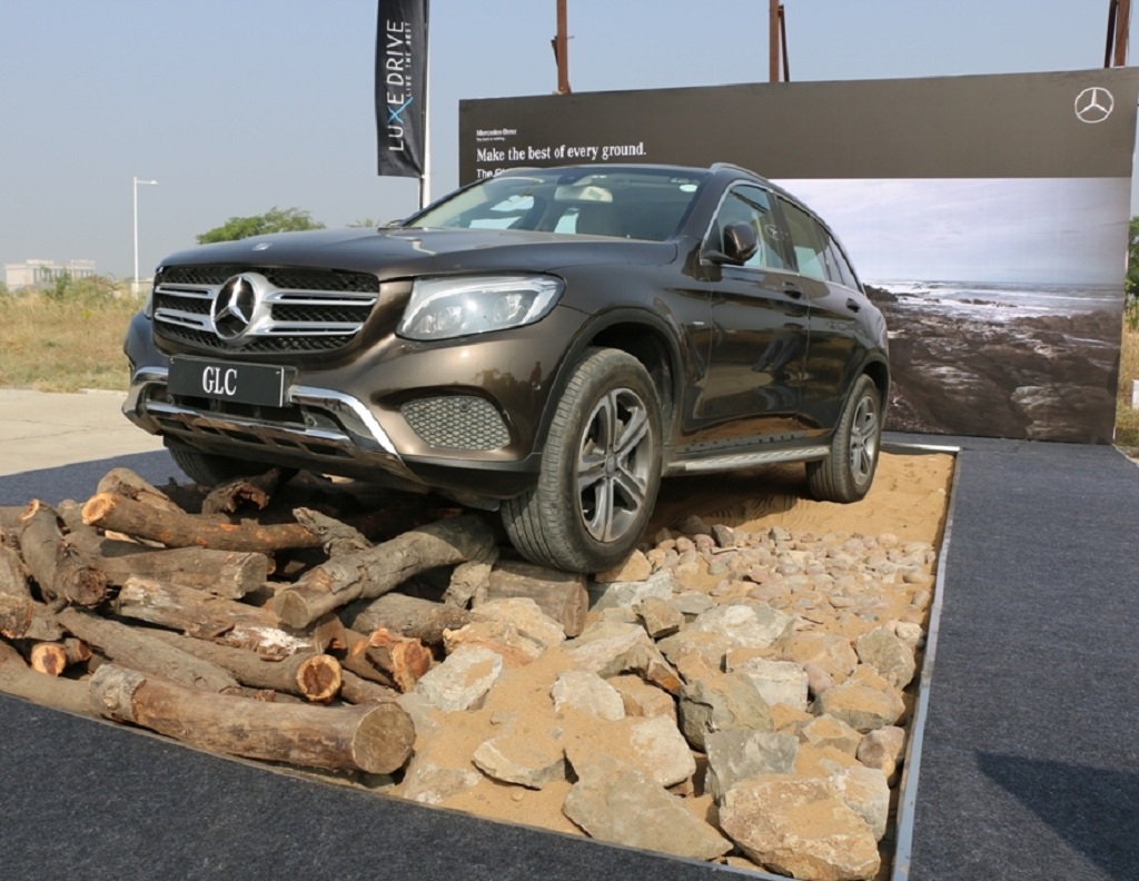 mercedes-benz-luxe-drive-at-the-dlf-garden-city-in-indore