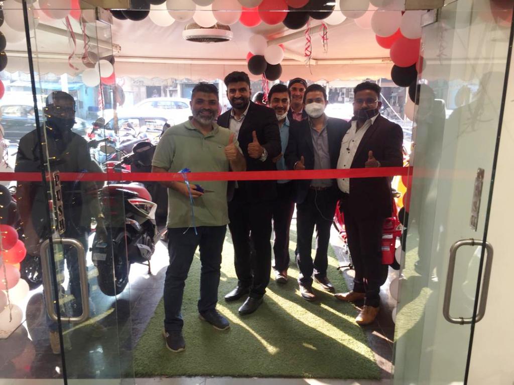 Piaggio India inaugurates new showroom in Mahim, Mumbai