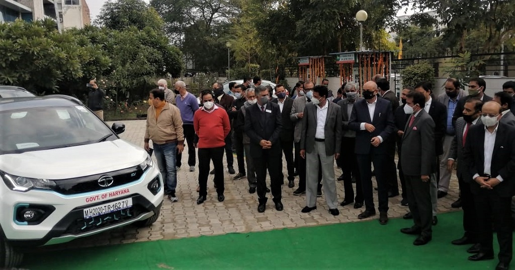 Tata Motors delivers Nexon EVs to the Haryana Renewable Agency (1)